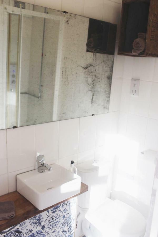The Cupboard Apartment Armoy Екстериор снимка